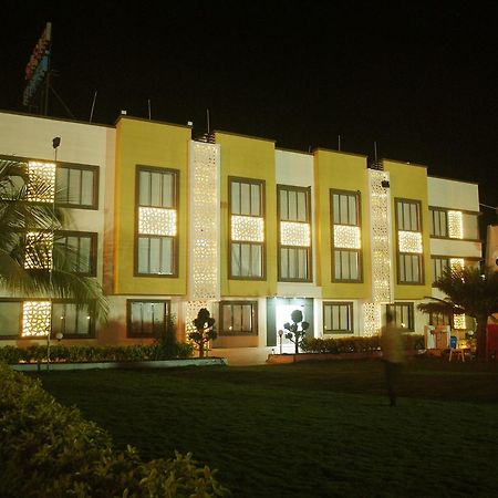 Safari Hotel & Resort Somnath Ngoại thất bức ảnh
