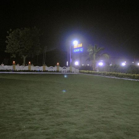 Safari Hotel & Resort Somnath Ngoại thất bức ảnh
