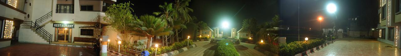 Safari Hotel & Resort Somnath Ngoại thất bức ảnh