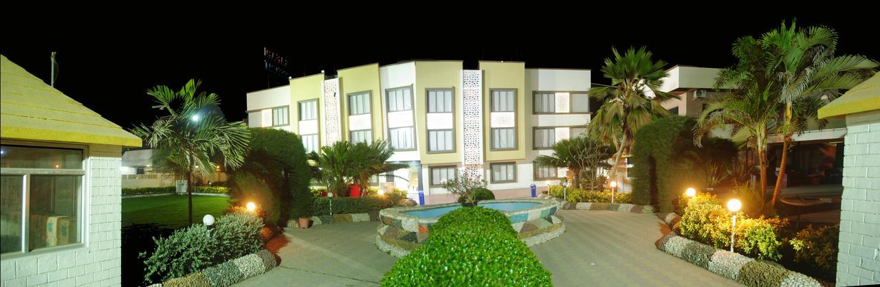 Safari Hotel & Resort Somnath Ngoại thất bức ảnh